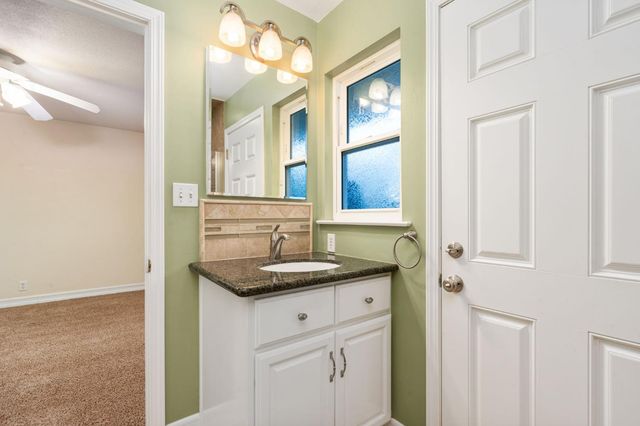 5662 N Thorne Avenue, Fresno, CA 93711