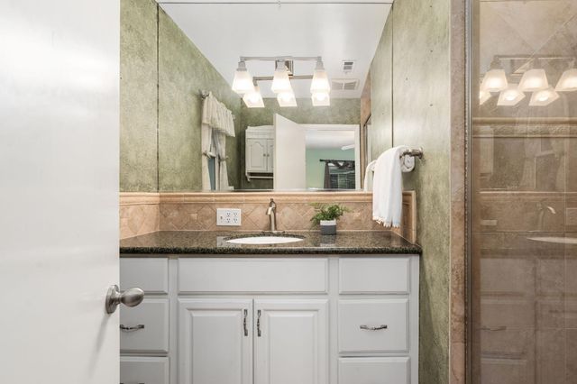 5662 N Thorne Avenue, Fresno, CA 93711