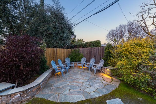 5662 N Thorne Avenue, Fresno, CA 93711