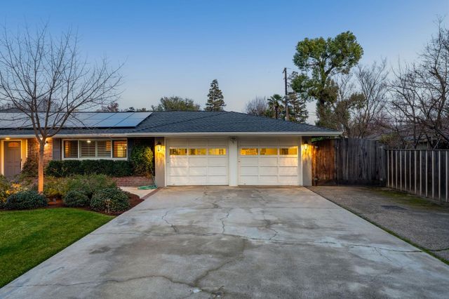 5662 N Thorne Avenue, Fresno, CA 93711