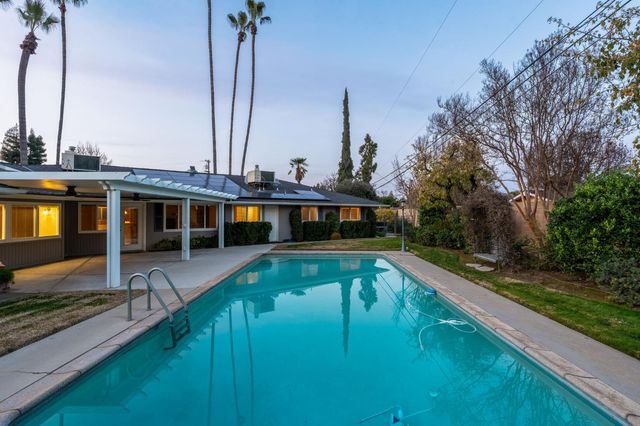 5662 N Thorne Avenue, Fresno, CA 93711