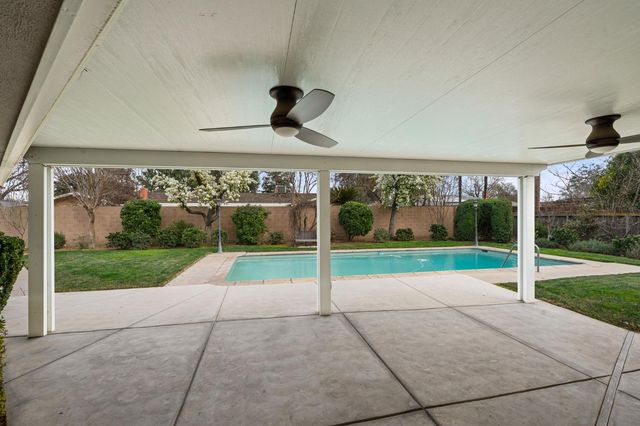 5662 N Thorne Avenue, Fresno, CA 93711