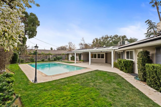 5662 N Thorne Avenue, Fresno, CA 93711