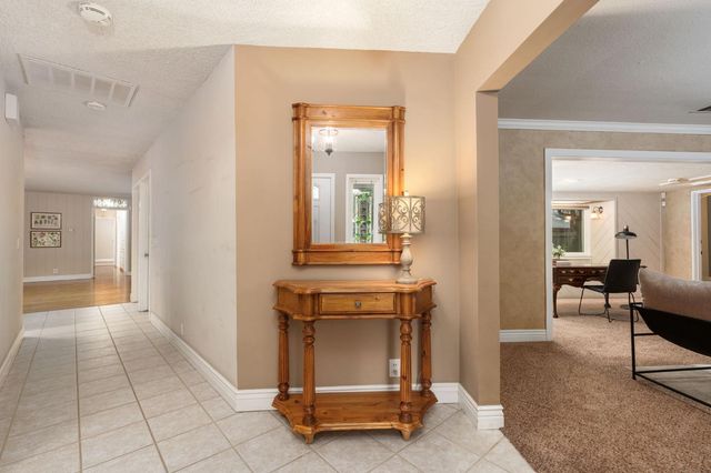 5662 N Thorne Avenue, Fresno, CA 93711