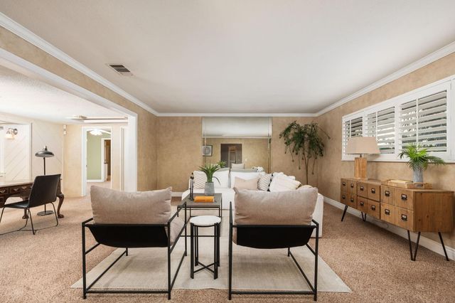 5662 N Thorne Avenue, Fresno, CA 93711