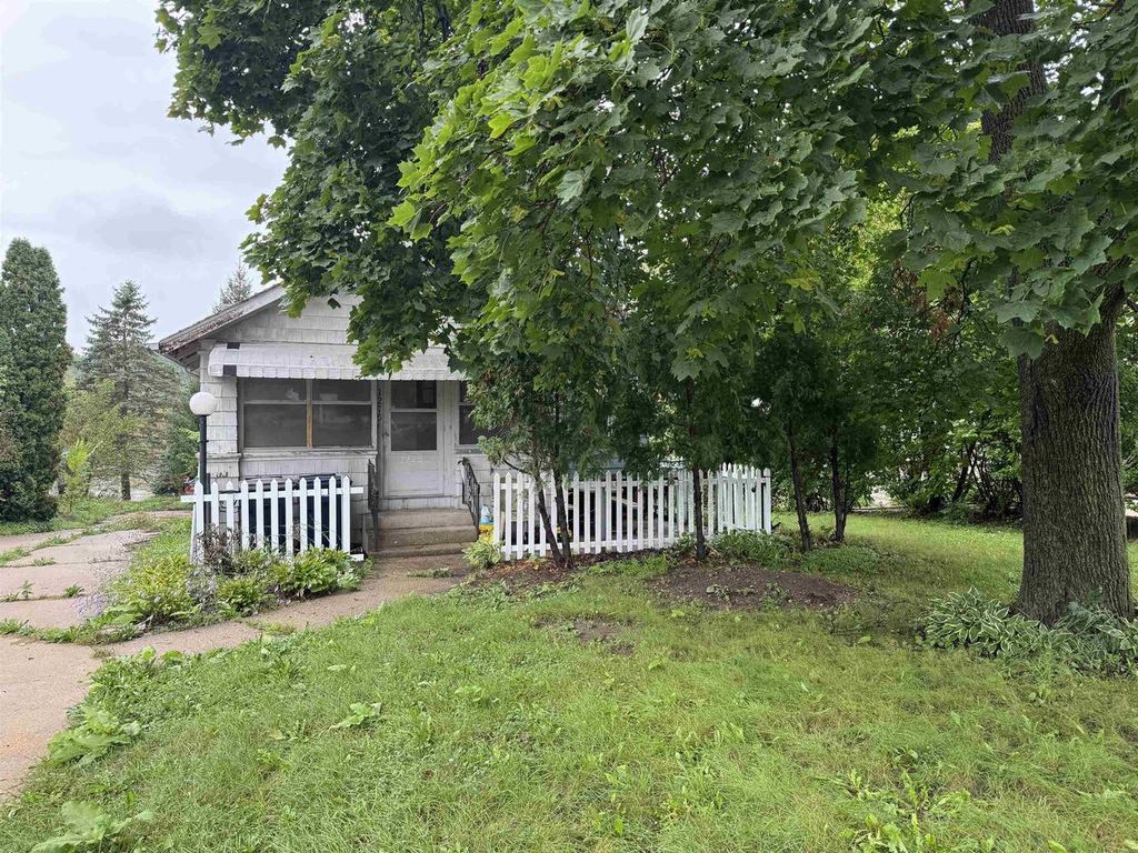 1275 N Parker Drive, Janesville, WI 53545