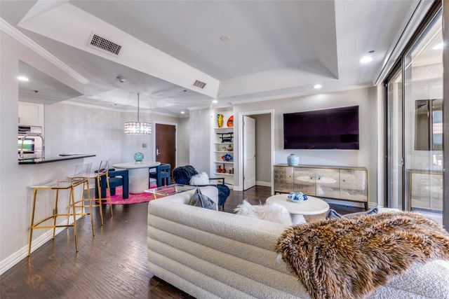 5909 Luther Lane 900, Dallas, TX 75225