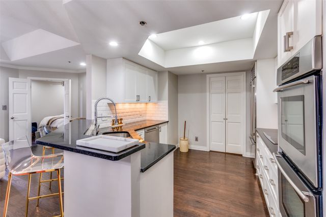 5909 Luther Lane 900, Dallas, TX 75225