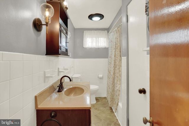 211 WALNUT LEVEL RD, New Cumberland, PA 17070