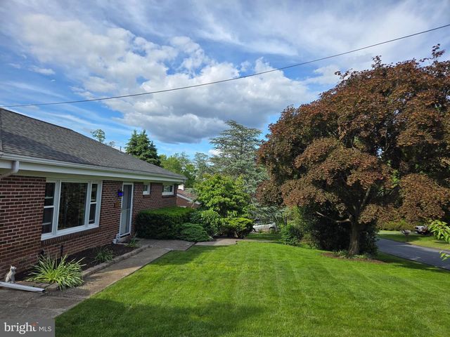 211 WALNUT LEVEL RD, New Cumberland, PA 17070