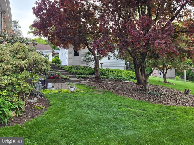 211 WALNUT LEVEL RD, New Cumberland, PA 17070