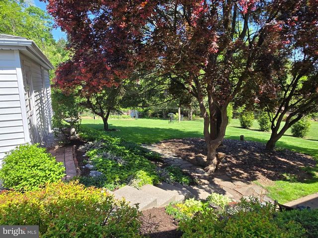 211 WALNUT LEVEL RD, New Cumberland, PA 17070