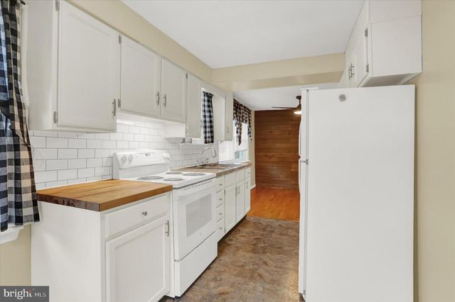 211 WALNUT LEVEL RD, New Cumberland, PA 17070