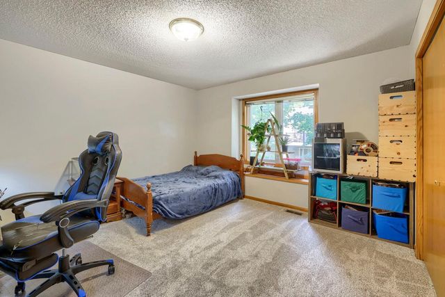 13027 Penn Avenue S, Burnsville, MN 55337