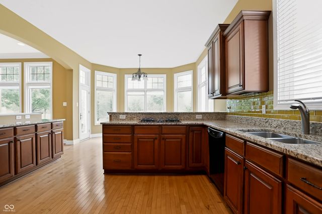15478 Long Cove Boulevard, Carmel, IN 46033