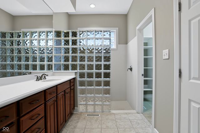 15478 Long Cove Boulevard, Carmel, IN 46033