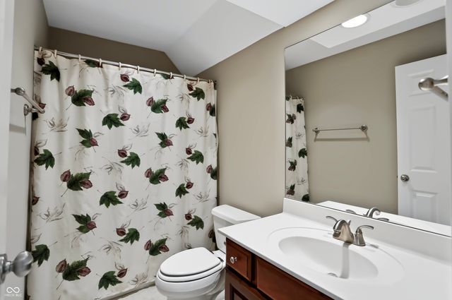 15478 Long Cove Boulevard, Carmel, IN 46033