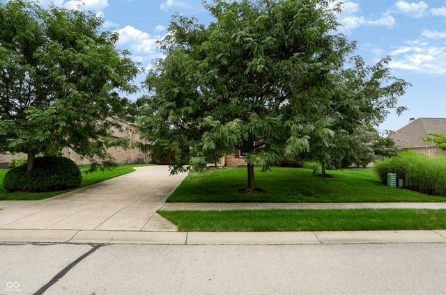 15478 Long Cove Boulevard, Carmel, IN 46033