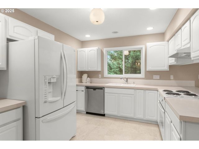 7327 Sw KELSI Ct, Portland, OR 97223