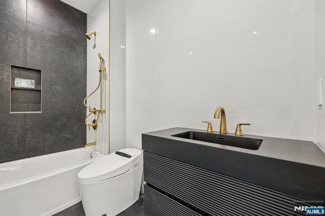 25 Macarthur Avenue, Closter, NJ 07624