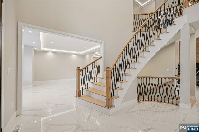 25 Macarthur Avenue, Closter, NJ 07624