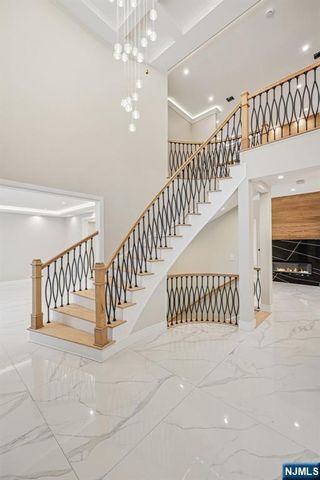 25 Macarthur Avenue, Closter, NJ 07624