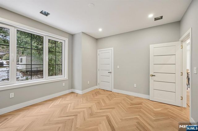 25 Macarthur Avenue, Closter, NJ 07624