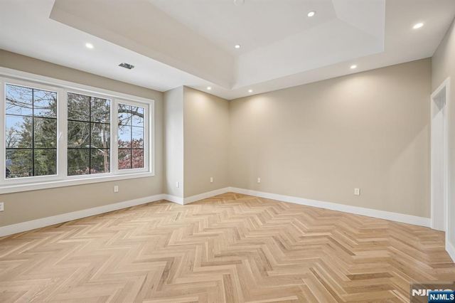 25 Macarthur Avenue, Closter, NJ 07624