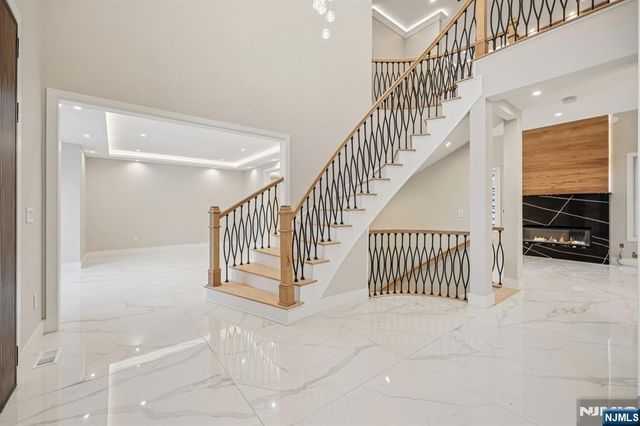 25 Macarthur Avenue, Closter, NJ 07624