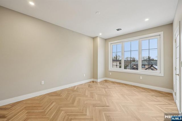 25 Macarthur Avenue, Closter, NJ 07624