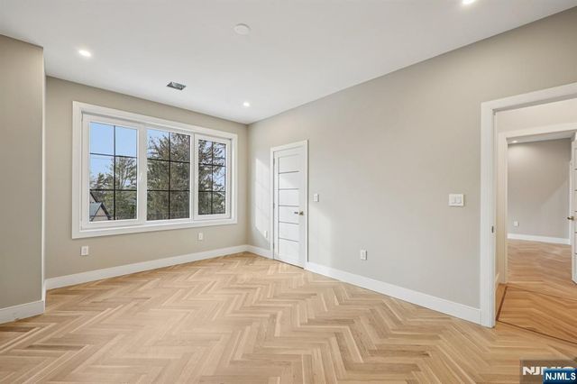 25 Macarthur Avenue, Closter, NJ 07624