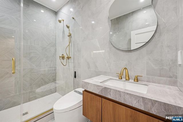 25 Macarthur Avenue, Closter, NJ 07624