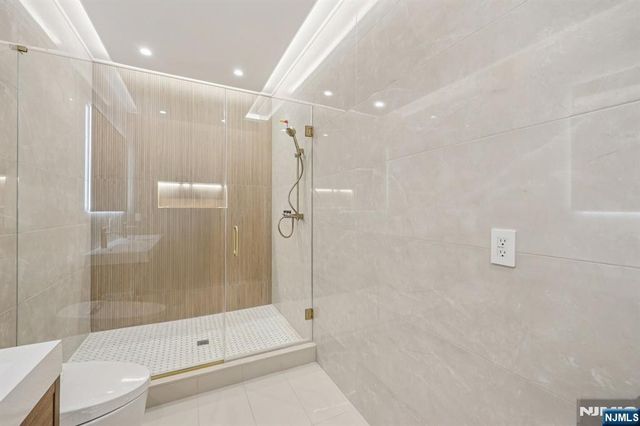 25 Macarthur Avenue, Closter, NJ 07624