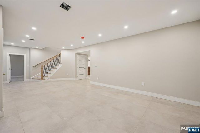 25 Macarthur Avenue, Closter, NJ 07624