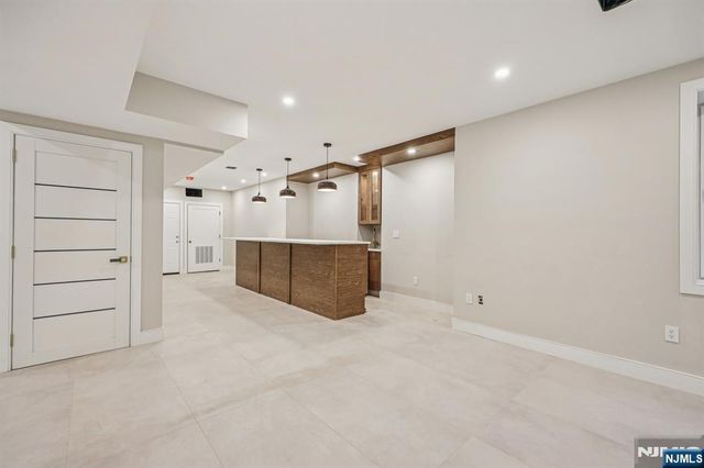 25 Macarthur Avenue, Closter, NJ 07624