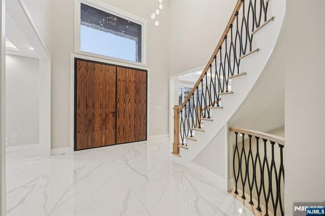 25 Macarthur Avenue, Closter, NJ 07624