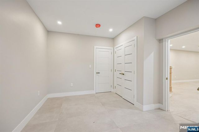 25 Macarthur Avenue, Closter, NJ 07624