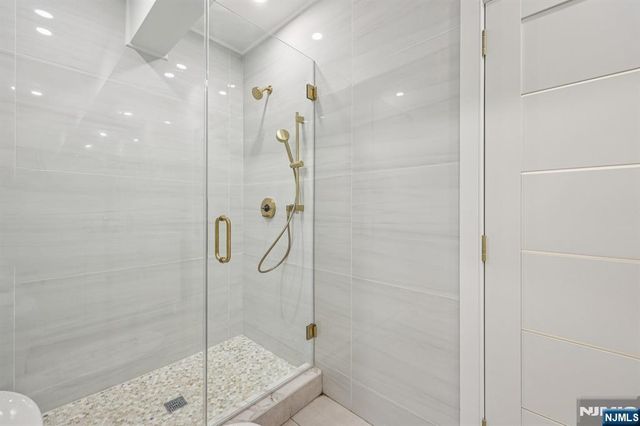 25 Macarthur Avenue, Closter, NJ 07624