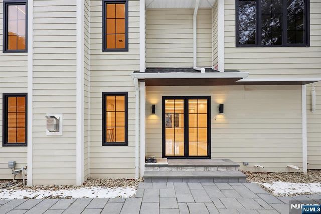 25 Macarthur Avenue, Closter, NJ 07624