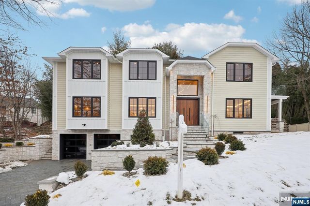 25 Macarthur Avenue, Closter, NJ 07624