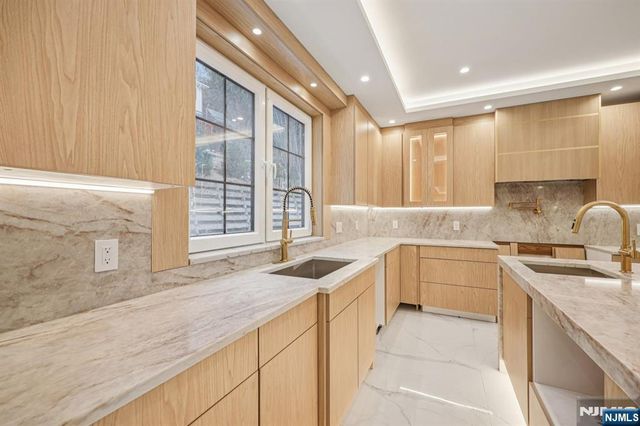 25 Macarthur Avenue, Closter, NJ 07624