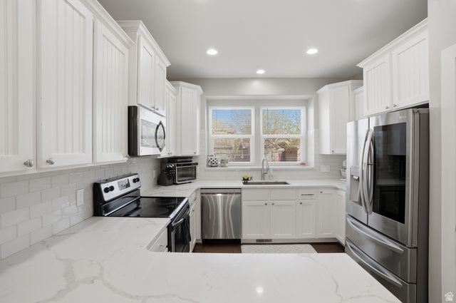 8022 S BIG SYCAMORE DR, West Jordan, UT 84081