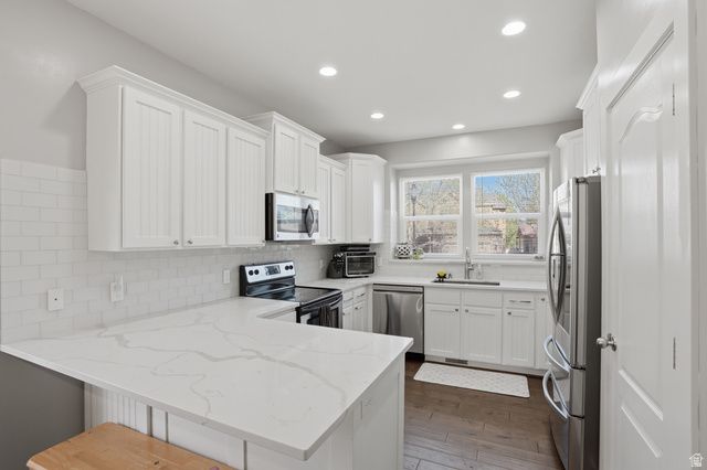 8022 S BIG SYCAMORE DR, West Jordan, UT 84081