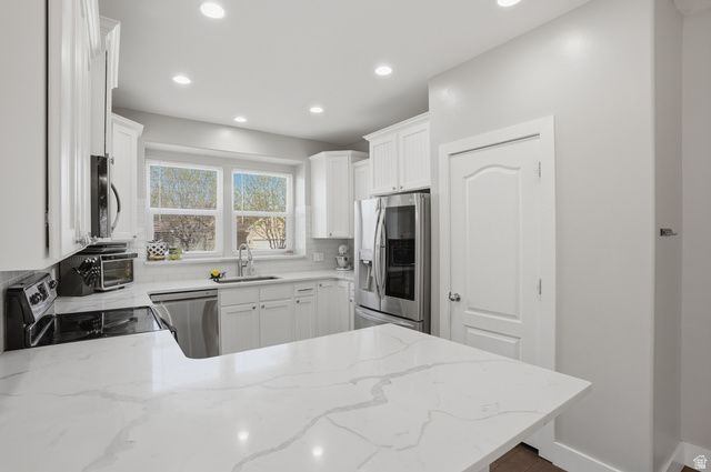 8022 S BIG SYCAMORE DR, West Jordan, UT 84081