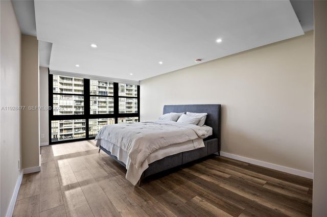 1915 Brickell Ave 1001, Miami, FL 33129