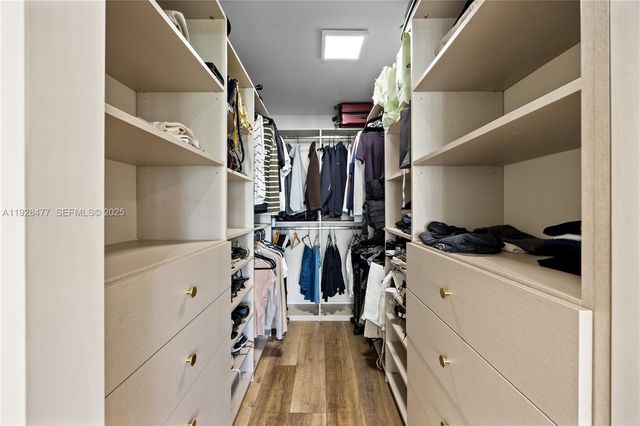 1915 Brickell Ave 1001, Miami, FL 33129