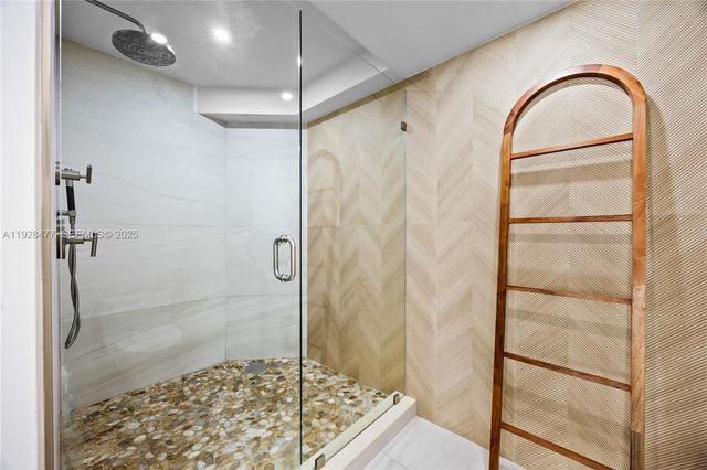 1915 Brickell Ave 1001, Miami, FL 33129