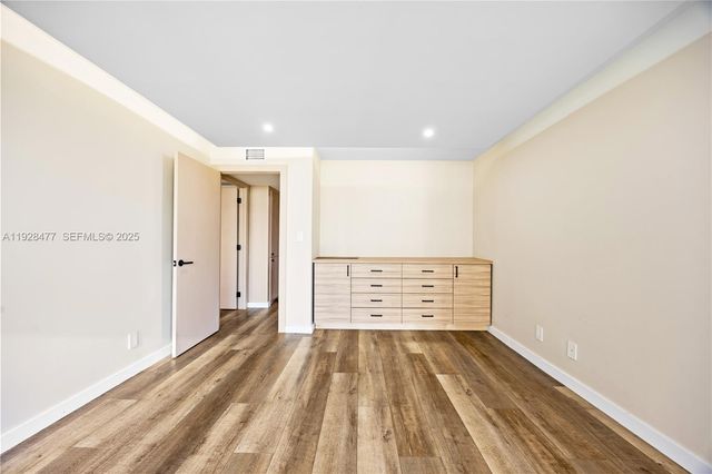 1915 Brickell Ave 1001, Miami, FL 33129