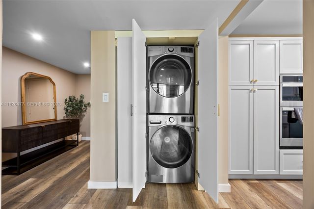 1915 Brickell Ave 1001, Miami, FL 33129