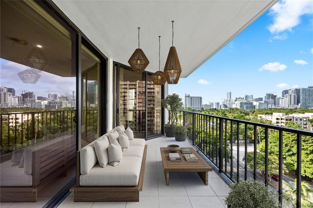 1915 Brickell Ave 1001, Miami, FL 33129